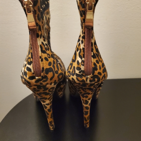 Leopard Booties - Picture 2 of 5